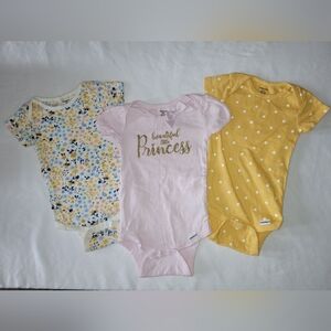 3 Gerber Size 6-9 Months Girls Short-Sleeve One-Piece Bodysuit